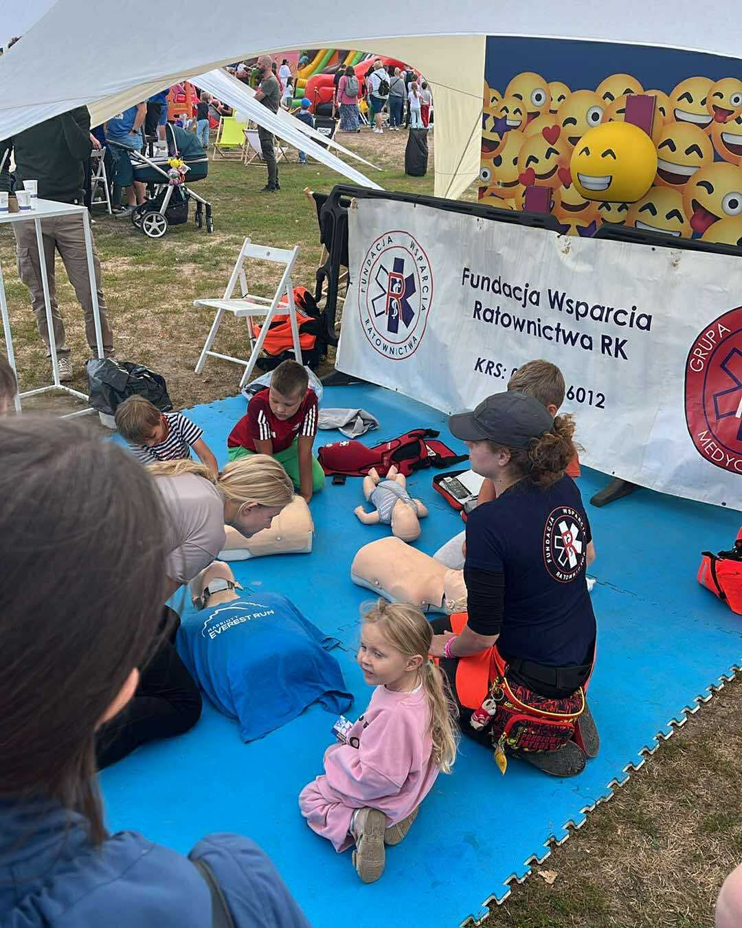 Wolontariusze FWR RK na Plaży Wawer